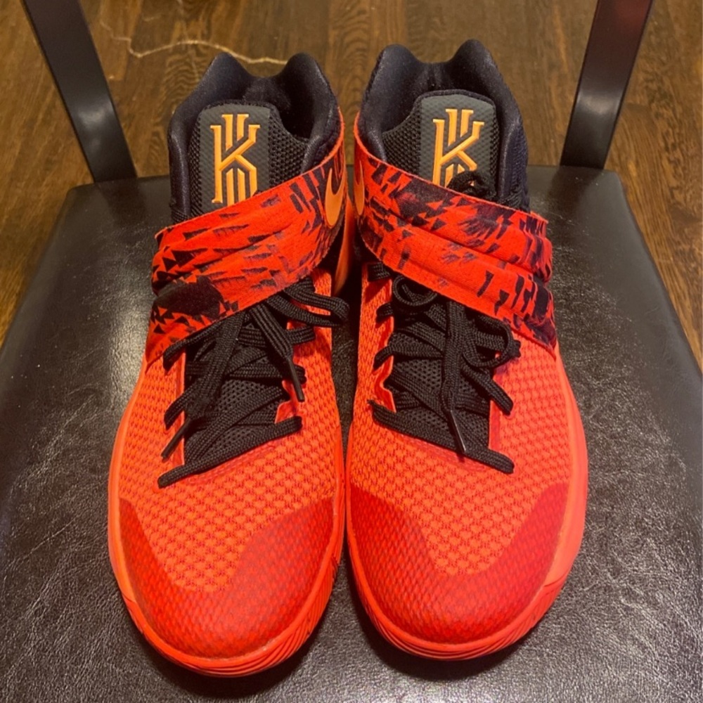 Kyrie 2 Inferno Size 11